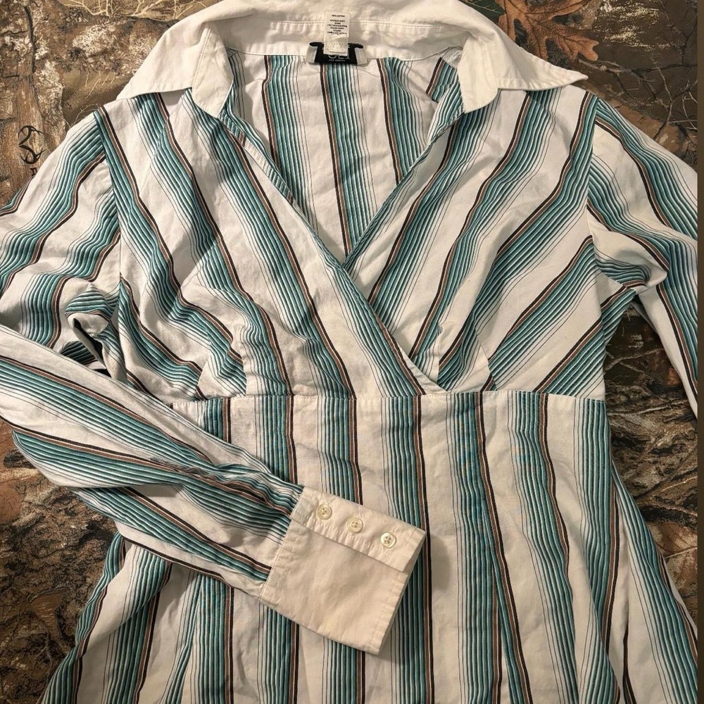 Ann Taylor striped shirt #officesiren #lorelaigilmore
